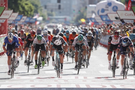 JEVNT: Det var vanskelig å skille Fabio Jakobsen og Jasper Philipsen med det blotte øyet. Foto: Cor Vos JEVNT: Det var vanskelig å skille Fabio Jakobsen og Jasper Philipsen med det blotte øyet. Foto: Cor Vos