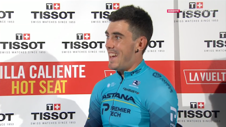 SMILTE TAPPERT: Alex Aranburu lå lenge an til å vinne den første etappen i Vuelta a España. Så kom Primoz Roglic. Foto: Skjermdump Discovery+