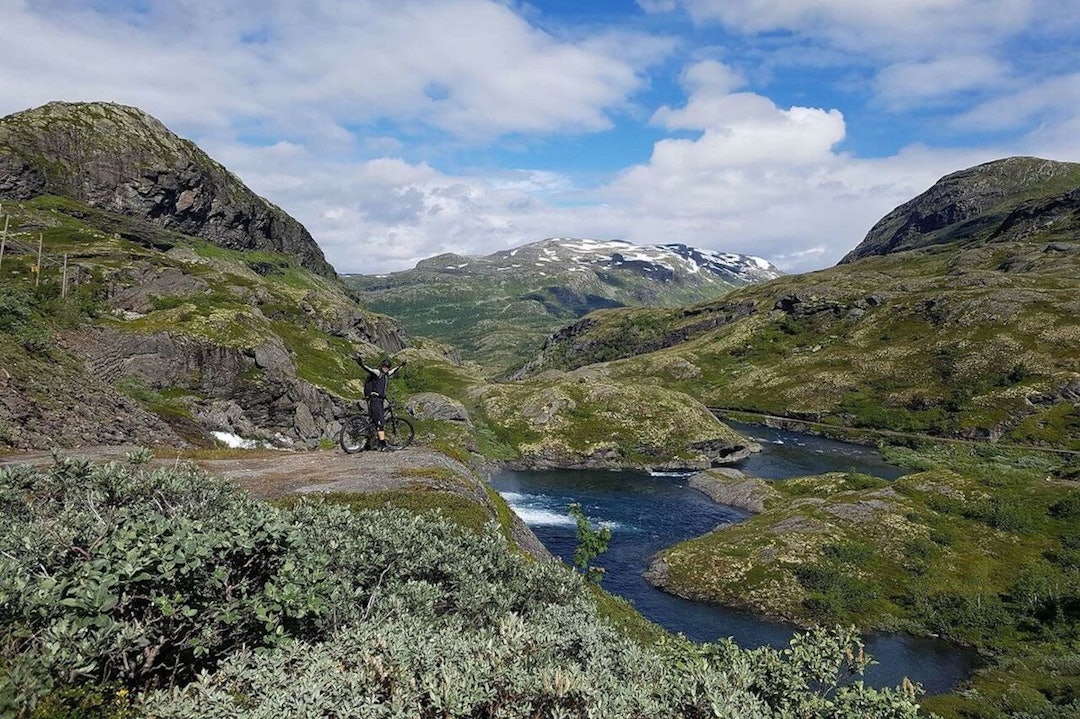 160km på Rallarvegen i juli burde monne for grunnkondisen. Foto: Silje Holmsen Svenn Fjeldheim - Rallarvegen 2017 - Silje Holmsen 1200x800