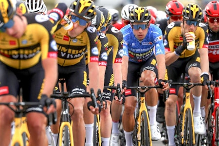 MONSTERJOBB: Tobias Foss fikk en hard dag på jobben da han skulle forsvare ledertrøya til Wout Van Aert. Foto: Cor Vos.  MONSTERJOBB: Tobias Foss fikk en hard dag på jobben da han skulle forsvare ledertrøya til Wout Van Aert. Foto: Cor Vos.