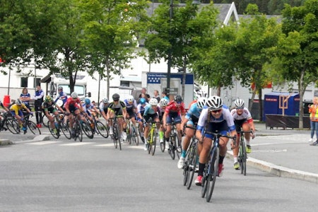 MÅ SYKLE MOT GUTTA: Når Uno-X Tour te fjells arrangeres i sommer må seniordamene konkurrere i samme felt som juniorgutta på to av etappene. Foto: Ingeborg Scheve. MÅ SYKLE MOT GUTTA: Når Uno-X Tour te fjells arrangeres i sommer må seniordamene konkurrere i samme felt som juniorgutta på to av etappene. Foto: Ingeborg Scheve.