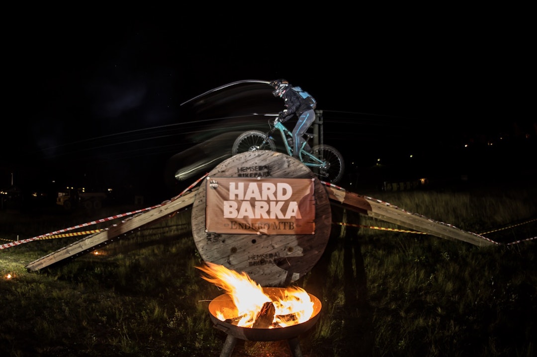 Linda Lønmo night Hardbarka Enduro 2018 - foto Svenn Fjeldheim 1400x933