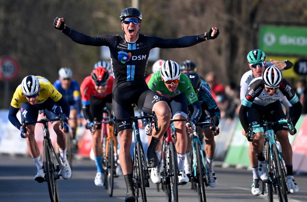 SESONGENS FØRSTE: Cees Bol jublet for seier på den andre etappen av Paris-Nice. Foto: Cor Vos