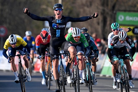 SESONGENS FØRSTE: Cees Bol jublet for seier på den andre etappen av Paris-Nice. Foto: Cor Vos