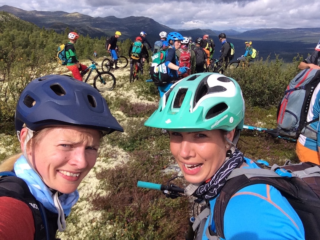 Vanskelig å tro at sola faktisk skinner etter lørdagens rotbløyte. Foto: Julia Hamre Kan ikke tru at sola skinner - Julia Hamre 1200x900