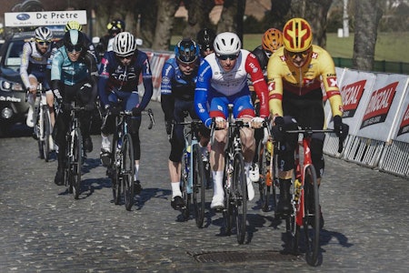 BRUDDSTYRKE: Syver Wærsted var representert i bruddet i GP Monseré. I finalen gikk det ikke like bra for de rød-og gulkledde. Foto: Cor Vos.  uno-x pro cycling profflag proffsykling grote prijs jean-pierre monseré kristoffer halvorsen