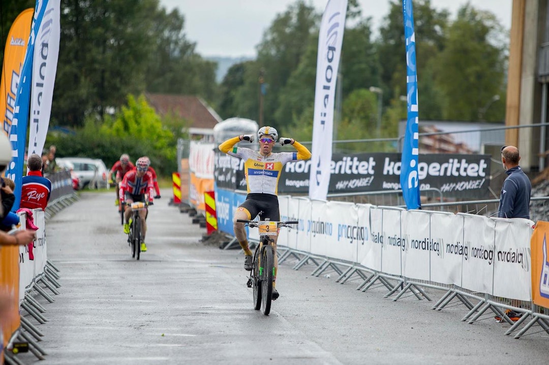 Erik Nordsæter Resell vant helgas generalprøve i Kongerittet foran regjerende norgesmester i maraton Fredrik Haraldseth. Foto: Pål Westgaard Resell Kongerittet 2017 - Pål Westgaard 1400x933