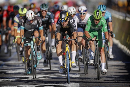 ALLE GODE TING ER TRE: Wout van Aert vant på Champs-Élysées. Foto: Cor Vos. ALLE GODE TING ER TRE: Wout van Aert vant på Champs-Élysées. Foto: Cor Vos.