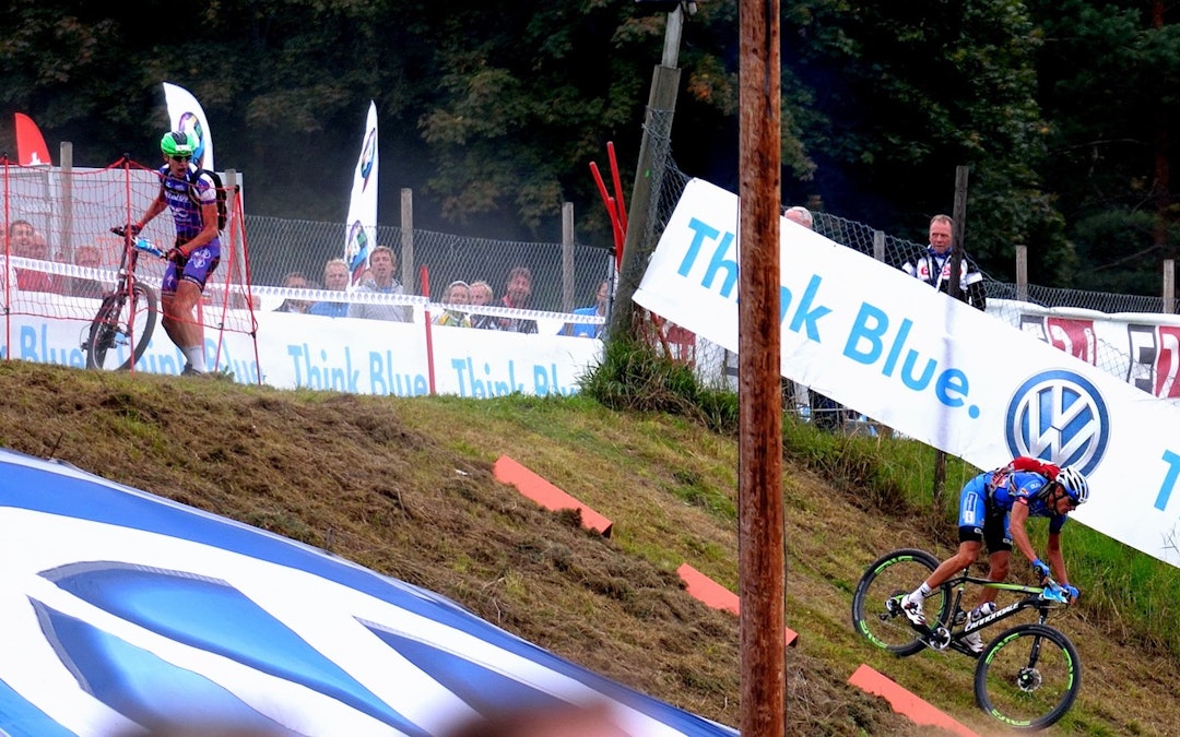Birken 2014: Åsmund Løvik sykler feil på innspurten og Frederik Wilmann fikk fritt leide til mål. Foto: Kristoffer Kippernes Der birken ble avgjort Løvik-Wilmann - Kent Murdoch 1400x876