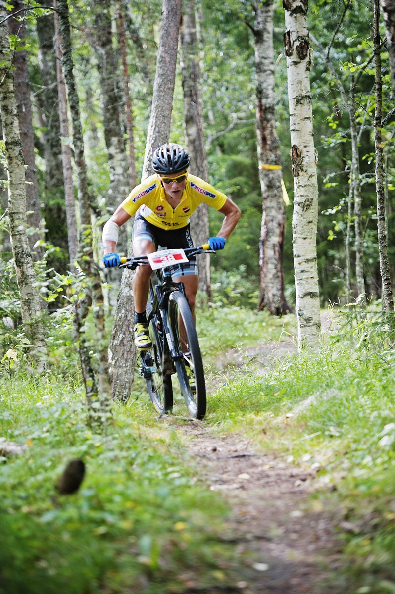 Carl Fredrik Hagen flyter elegant gjennom skogspartiene Carl Fredrik Hagen flyter elegant gjennom skogspartiene