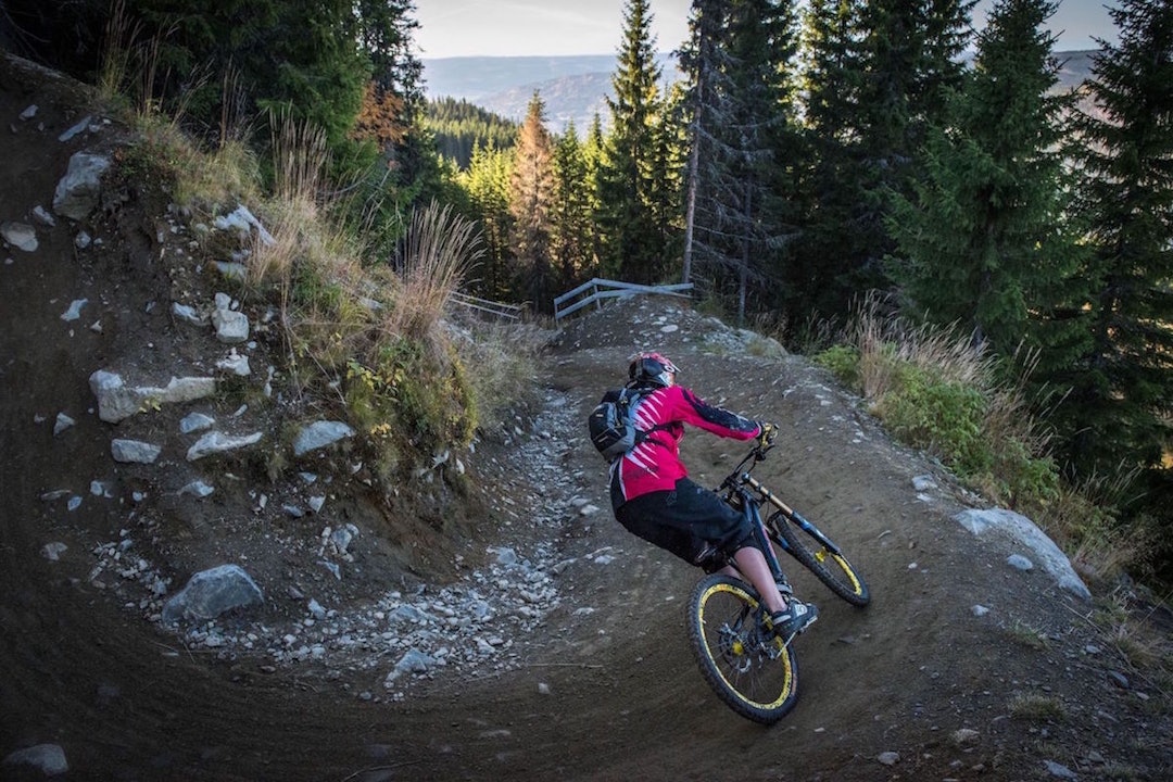 UltraBirken 2017 skal innom utforløyper i Hafjell. Foto: Gisle Johnsen Hafjell jentecamp Oct 2015 Foto Gizmo Johnson 1200x800