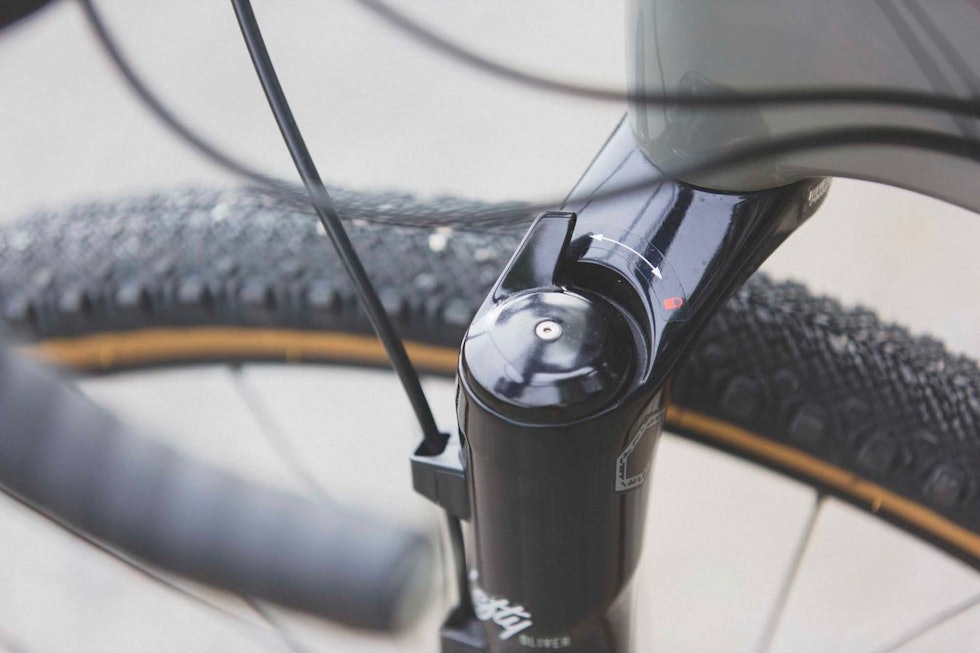 FULL LÅS: Bryteren på gaffelbeinet låser gaffelen 100 prosent. Foto: Kristoffer H. Kippernes Cannondale Topstone Carbon Lefty 3