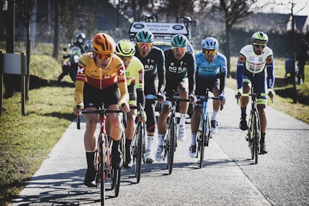 I BRUDD: Jonas Iversby Hvideberg lå i teten til det gjensto halvannen kilometer i fjorårets utgave av Kuurne-Brussels-Kuurne. Foto: Cor Vos I BRUDD: Jonas Iversby Hvideberg lå i teten til det gjensto halvannen kilometer i fjorårets utgave av Kuurne-Brussels-Kuurne. Foto: Cor Vos
