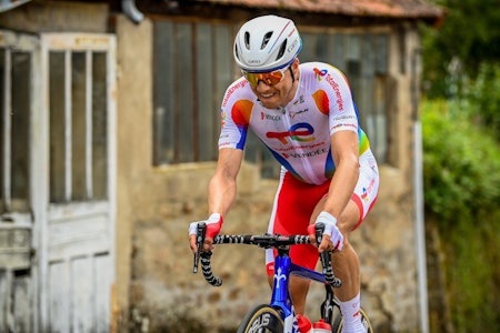TØFF DAG: Edvald Boasson-Hagen strevet og røyk ut av Tour de France på den 15. etappen. Foto: TotalEnergies TØFF DAG: Edvald Boasson-Hagen strevet og røyk ut av Tour de France på den 15. etappen. Foto: TotalEnergies