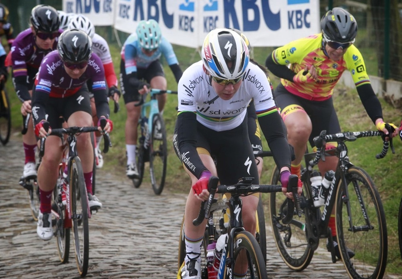 VANT: Anna van der Breggen knakk konkurrentene på den siste stigningen i Omloop Het Nieuwsblad. Foto: Cor Vos VANT: Anna van der Breggen knakk konkurrentene på den siste stigningen i Omloop Het Nieuwsblad. Foto: Cor Vos