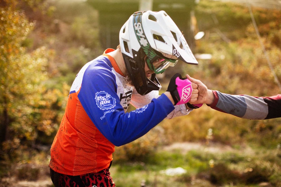 RACEPREP: Michael Overbeck Cook med knokene oppe før FE3. _IPP1486