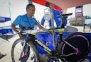 LOVLIG: UCIs vektgrense er på 6,8 kilo, men hvorfor er det slik? Denne temposykkelen fra Merida er innafor reglene. Foto: Cor Vos. 