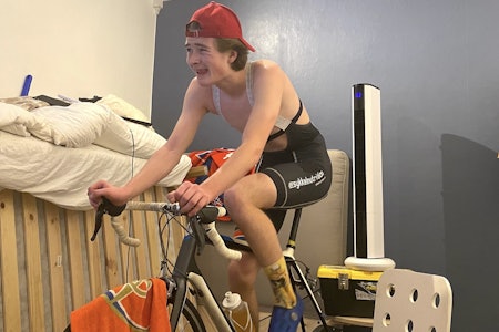 HARDT OG BRUTALT: Kasper Haugland er en av de som sverger til "no pain, no gain"-filosofien når det gjelder intervalløkter.  Kasper Haugland i Zwift