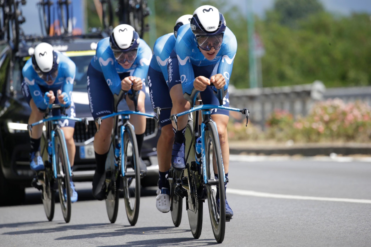 GREI START: Movistar gjorde en brukbar lagtempo, og Katrine Aalerud er i gang i Giro Rosa. Foto: Cor Vos