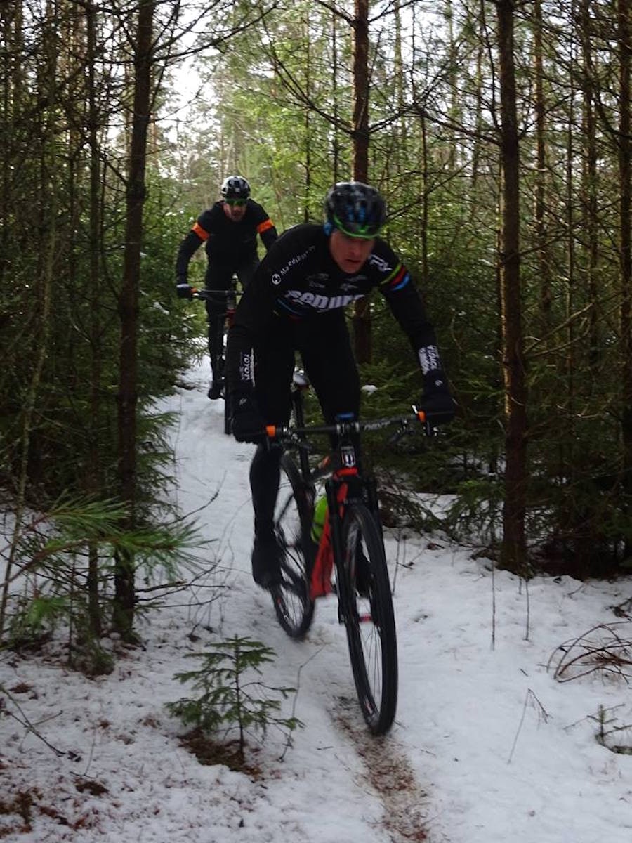 Lars Granberg (foran) mener han har trent bra i vinter. Her fra en økt med Fredrik Edin, som er nyeste rytter på Sepura Toyota racing with Birk. Foto: Sepura Toyota racing with Birk Granberg front - Fredrik Edin behind - Foto Sepura 900x1200