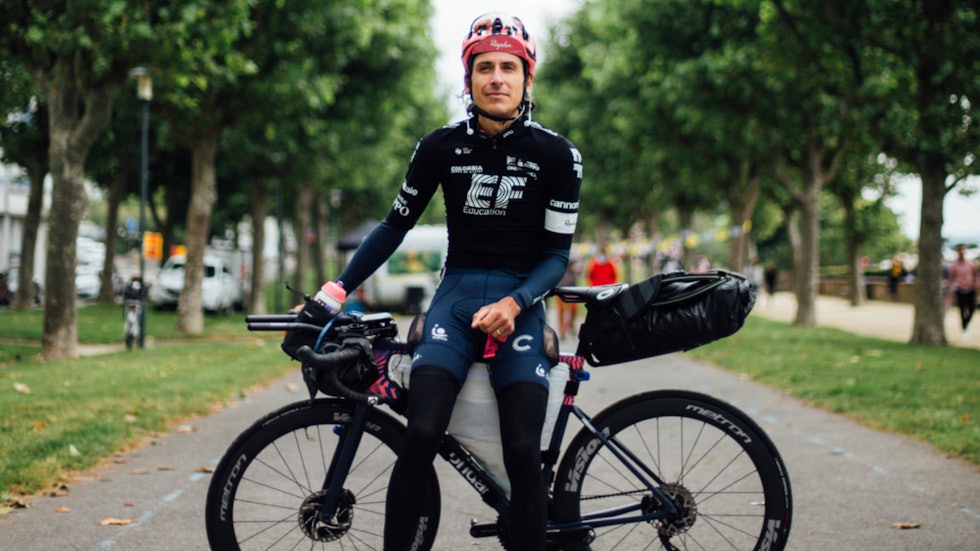 FRANKRIKE RUNDT: Selvforsynt syklet Lachlan Morton sitt eget Tour de France på hele 5 500 kilometer. Foto: EF Education-Nippo
