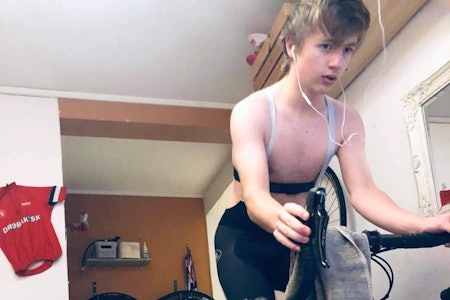IVRIG: Oliver Melsom-Johansen bruker vinteren på Zwift for å være bedre rustet til våren.  Oliver Melsom-Johansen på Zwift