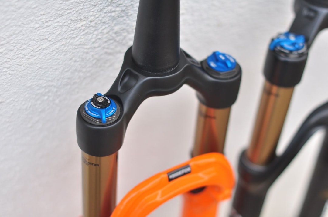 FIT GRIP: 32 Step Cast får Fox sin nye bryter med tre hovedsteg og 22 finjusteringsklikk i Open-modus. FIT GRIP: 32 Step Cast får Fox sin nye bryter med tre hovedsteg og 22 finjusteringsklikk i Open-modus.