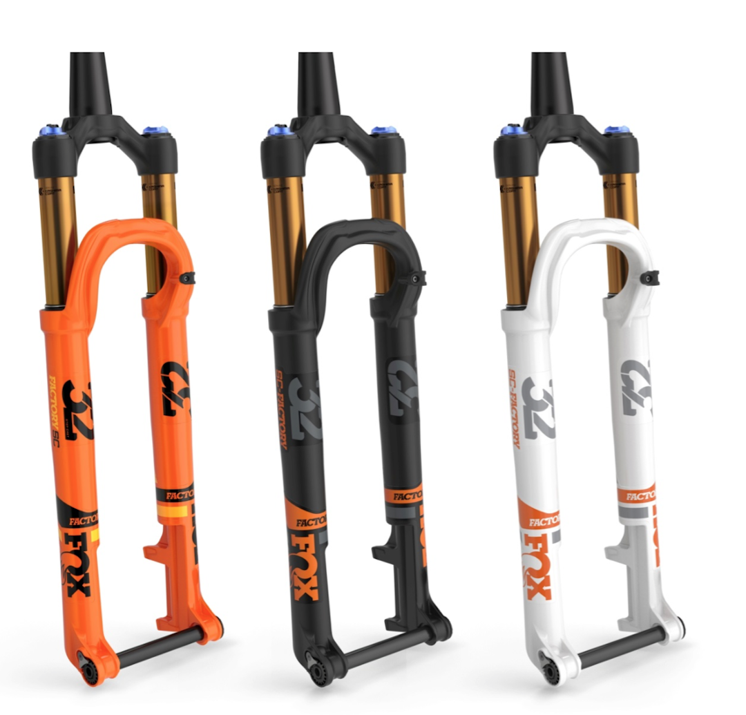 TRE FARGER: I tillegg til å komme i både Boost og vanlig, og til både 27,5 og 29 kommer også 32 Step Cast i tre farger. TRE FARGER: I tillegg til å komme i både Boost og vanlig, og til både 27,5 og 29 kommer også 32 Step Cast i tre farger.