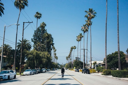 WELCOME TO LOS ANGELES: Christian Ekdahl og jeg på vei til den kjente butikken The Club House i Pasadena. Los Angeles er gigantisk, forbered deg på å sykle mye og langt om du vil besøke severdigheter.