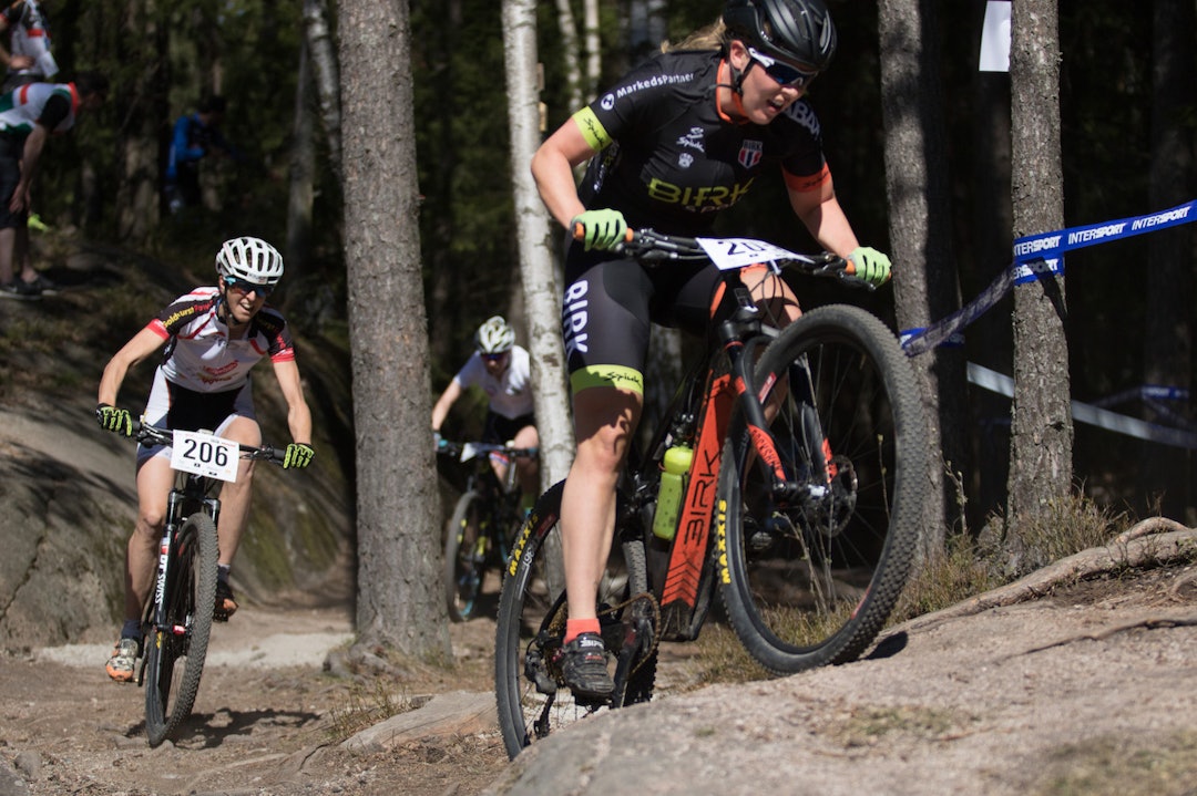 Ingrid Sofie Bøe Jacobsen sykler Grenserittet som siste del av Grenserittet Etappe. Foto: Bengt Ove Sannes Ingrid Sofie Bøe Jacobsen - XCO - Bengt Ove Sannes 1400x933