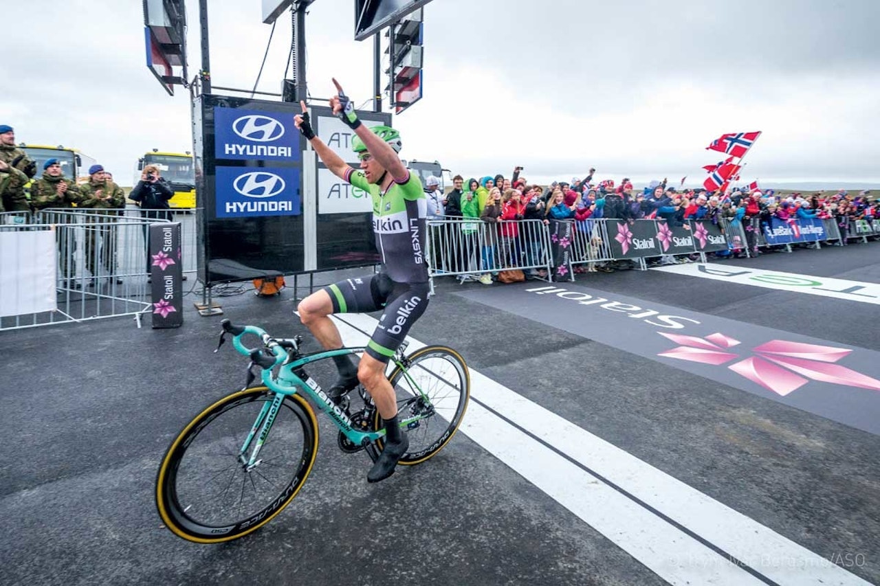 Lars Petter Nordhaug vinner verdens nordligste etappe. motbakkesykling motbakke bakkesykling landevei cycling Norge 71 bakker du må sykle i Norge fri flyt procycling gruppetto strava segment Havøysund Finnmark Nordkapp