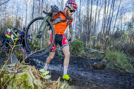 REVANSJESUGEN: Morten Vaeng gjør et nytt forsøk på å tukte ungdommen i årets kross-Norgescup. Foto: Pål Westgaard REVANSJESUGEN: Morten Vaeng gjør et nytt forsøk på å tukte ungdommen i årets kross-Norgescup. Foto: Pål Westgaard
