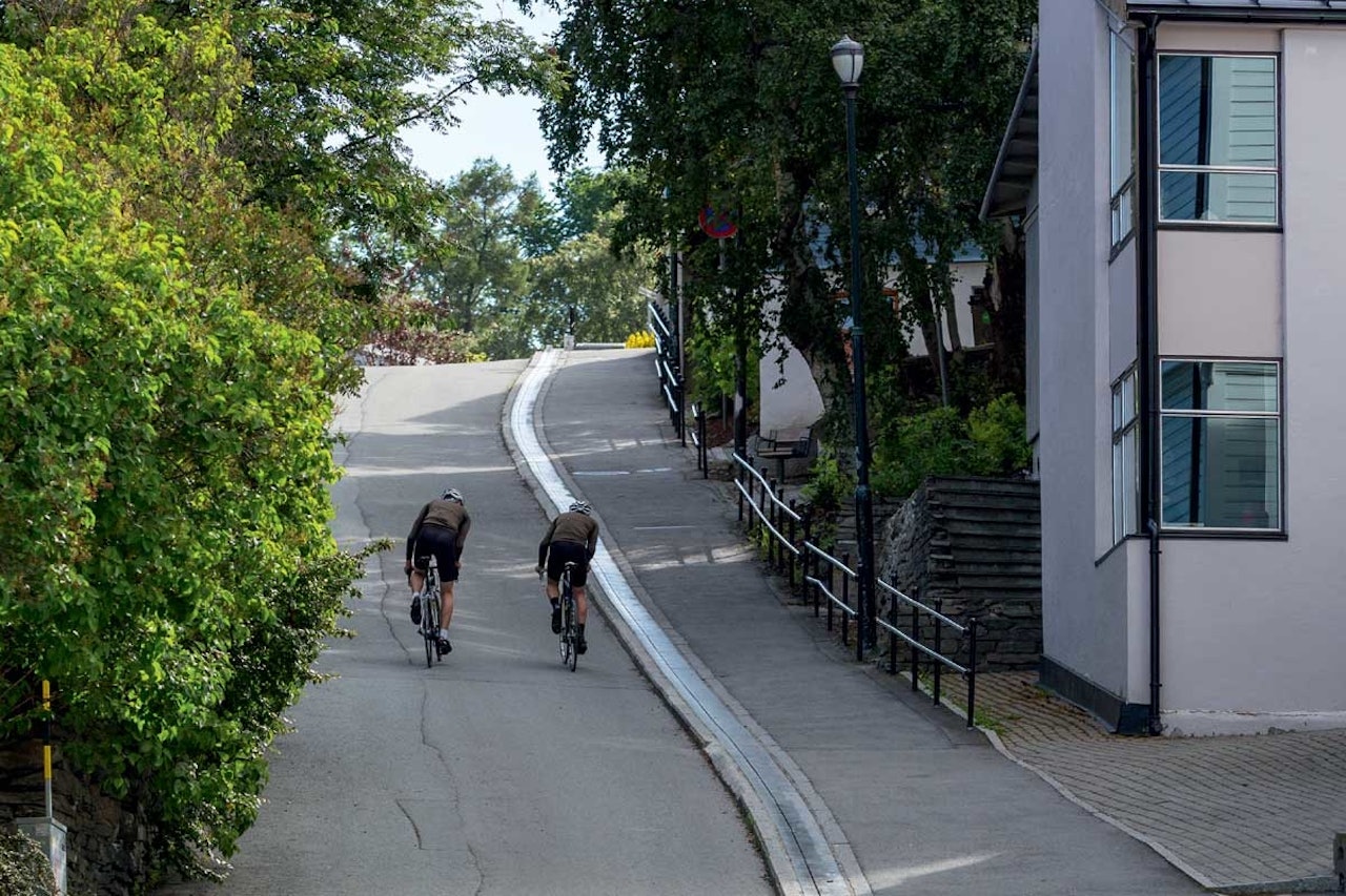 Bakken er raskt unnagjort, men setter seg i beina. motbakkesykling motbakke bakkesykling landevei cycling Norge 71 bakker du må sykle i Norge fri flyt procycling gruppetto strava segment Trondheim Trøndelag Brubakken