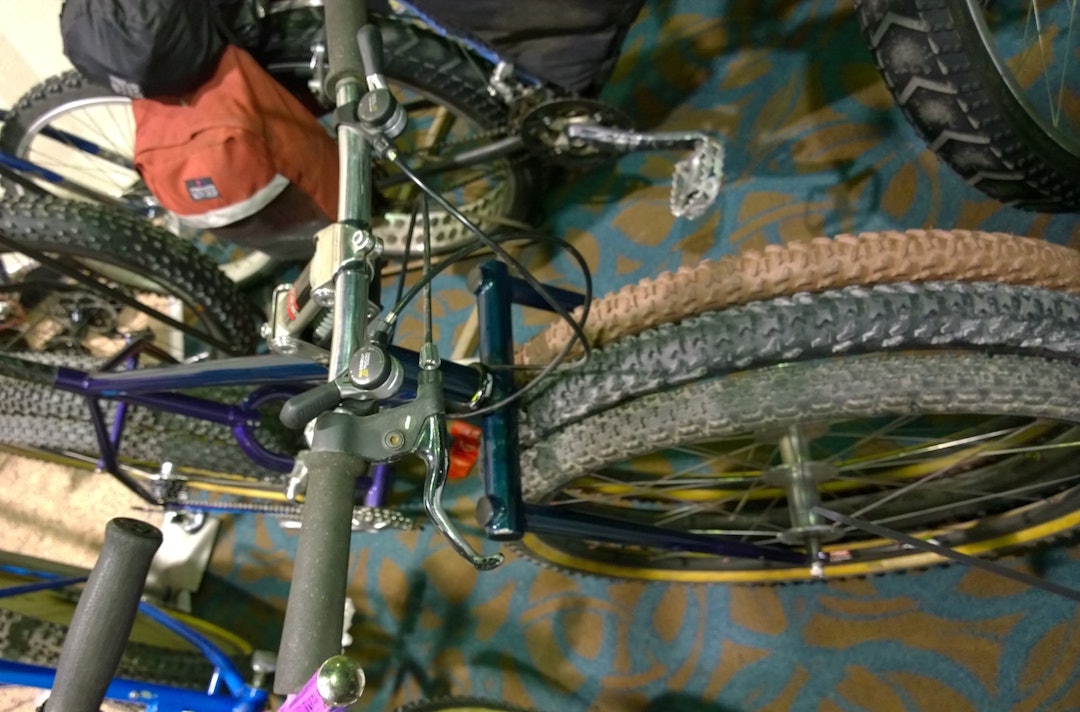 Å sveise sammen flere felger og sy sammen to-tre dekk var gjengs for de tidlige fatbikene. Foto: Nina Gässler Oldschool fatbike 1 - privat 1400x924