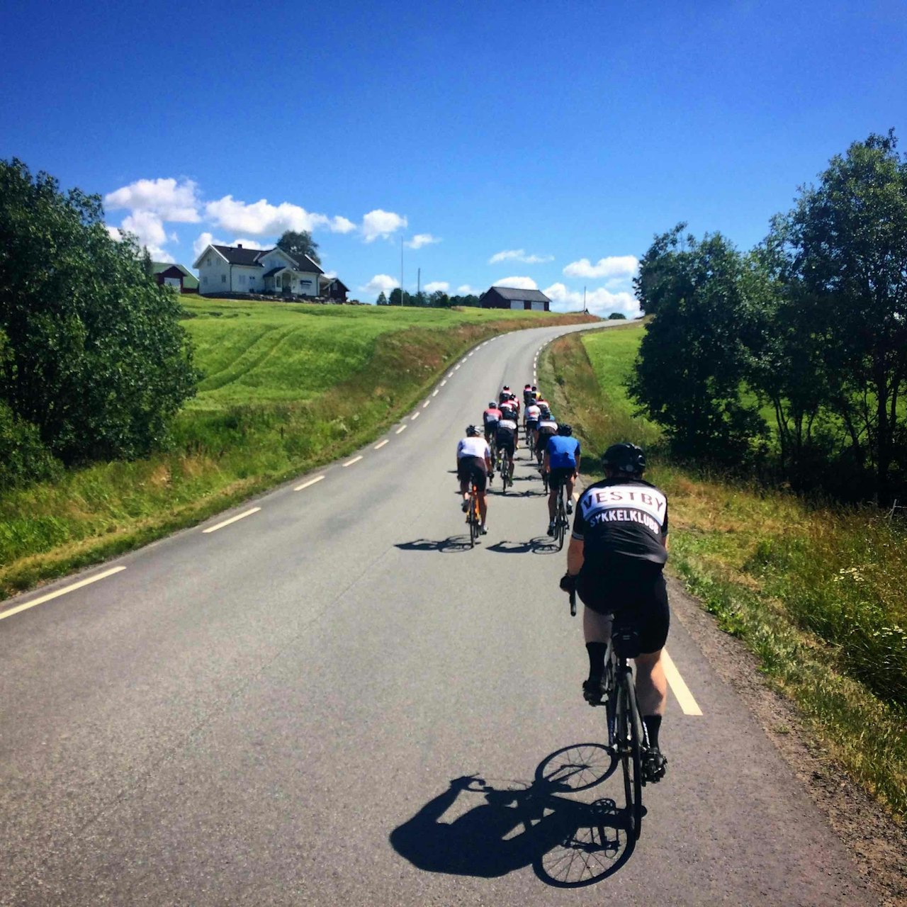 SYKKELMILJØ: I Follo finner du et stort antall syklister og du trenger aldri sykle alene. Foto: Jonas Orset.