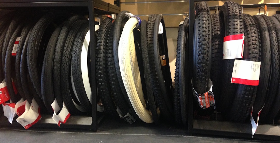 Dekkene er noe av det viktigste utstyret, men får ofte langt mindre oppmerksomhet enn dyre komponenter. Foto: Ingeborg Scheve MTB Tires - Foto Ingeborg Scheve 1400x780