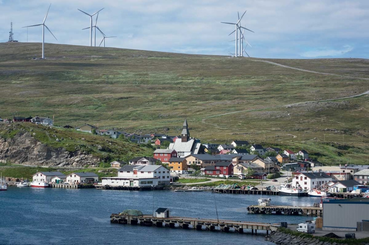 Ovenfor Havøysund kan syklisten søke utsikt over ishavet. motbakkesykling motbakke bakkesykling landevei cycling Norge 71 bakker du må sykle i Norge fri flyt procycling gruppetto strava segment Havøysund Finnmark Nordkapp