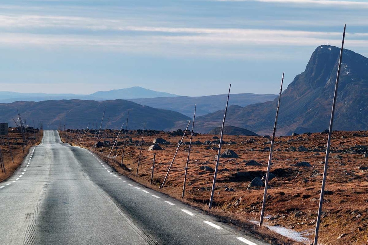 Fra toppen kan de erobrede høydemeterne nytes med blikket. motbakkesykling motbakke bakkesykling landevei cycling Norge 71 bakker du må sykle i Norge fri flyt procycling gruppetto strava segment Oslo Tryvann