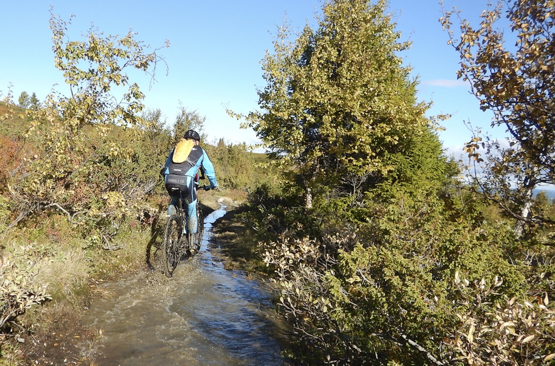 Utfordringer skal det være men ikke verre enn at det lar seg gjennomføre med stil. Foto: Børge Jensen Offroad Valdres - Børge Jensen 1 1400x924