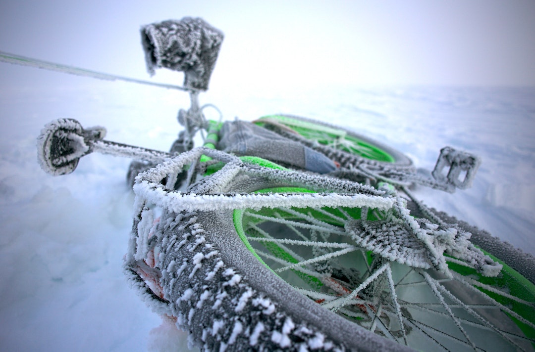 Sykkelen, en Maxxis Bike med Snowshoe XXL dekk, greide seg fint gjennom vintereventyret. Foto: Privat Frosty bike 1400x924