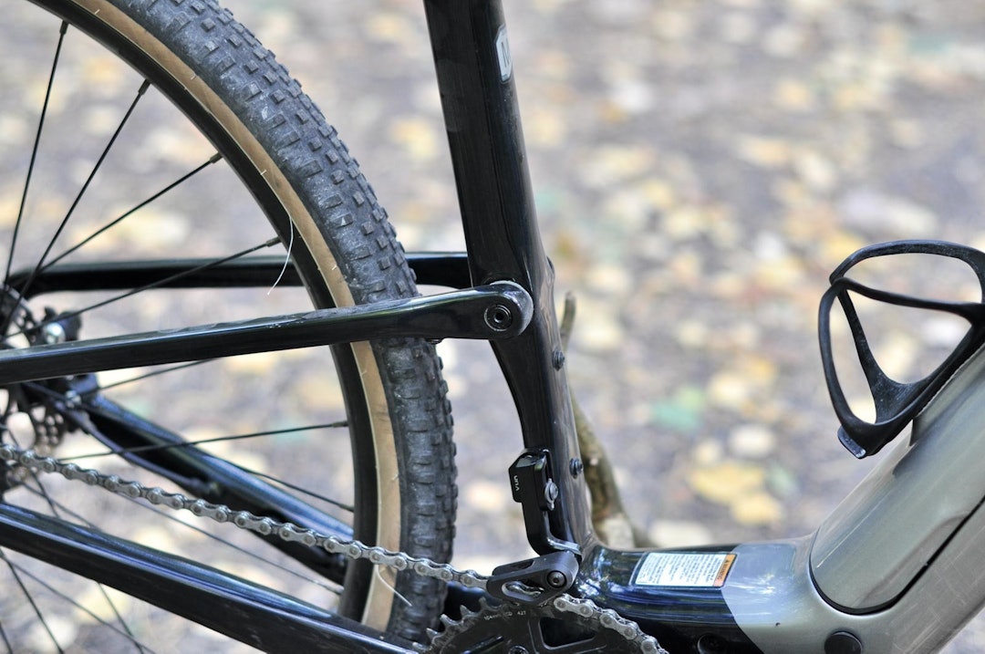MER DEMPING: Leddet mellom setestag og seterør gir Cannondale-sykkelen ekstra komfort også bak. Test-av-Cannondale-Topstone-3