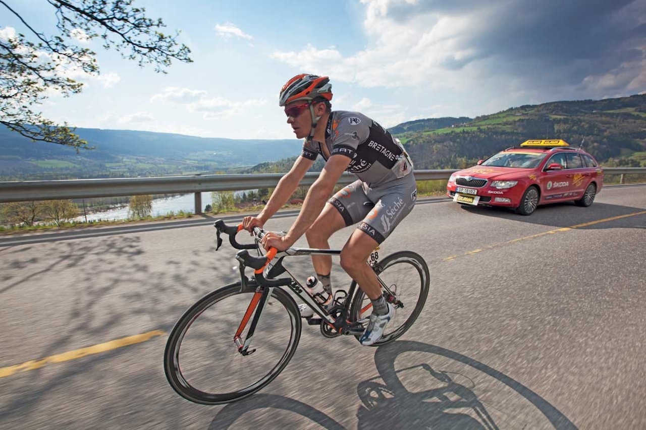 Du får raskt Mjøsa under deg mens du klatrer i Reistadbakken. motbakkesykling motbakke bakkesykling landevei cycling Norge 71 bakker du må sykle i Norge fri flyt procycling gruppetto strava segment Lillehammer Reistadbakken