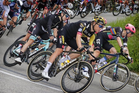NY CERVÉLO: Tobias Foss bruker en ny modell fra Cervélo under Giro d'Italia. Foto: Cor Vos tobias foss, giro d'italia, cervélo r5, jumbo-visma