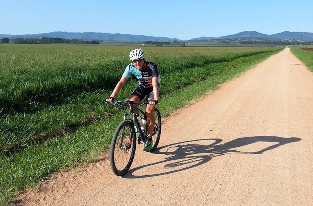 Greg Saw har gode forhold også for grusbanking. Foto: Privat Greg Saw Down Under Winter 2016 Dirt road 1- Privat 1400x924