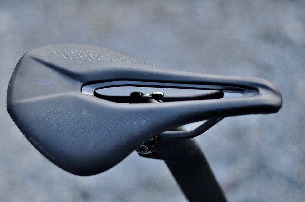 KORT OG BREDT: Specialized fant opp seter med hull etter forskning på norske syklister i Trondheim-Oslo. Med Power startet de også trenden med korte, brede seter. Specialized Tarmac SL7