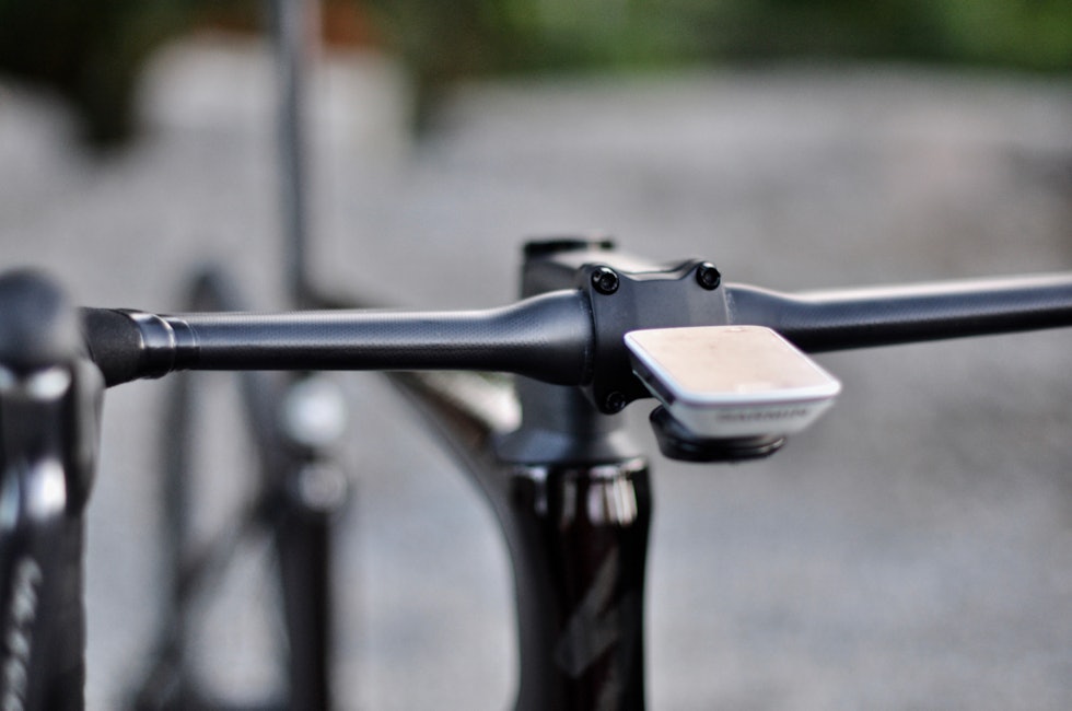 AERO OG BRUKERVENNLIG: Styret er flatklemt, men har standard 31,8mm rundt rør inne i stemen. Du kan altså bytte til et annet styre hvis du vil. Specialized Tarmac SL7