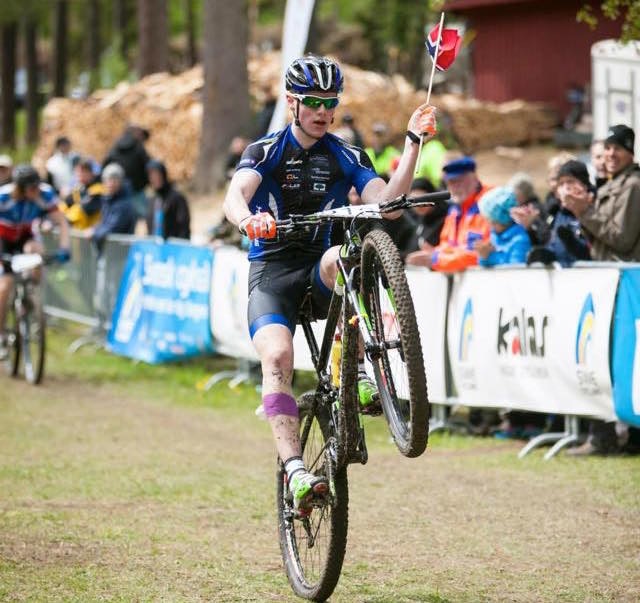 Martin Siggerud feiret 17.mai med seier på rundbane i Vågårda i Sverige. Foto: Privat Siggerud 17 mai Vågårda 2015 - Foto Privat crop