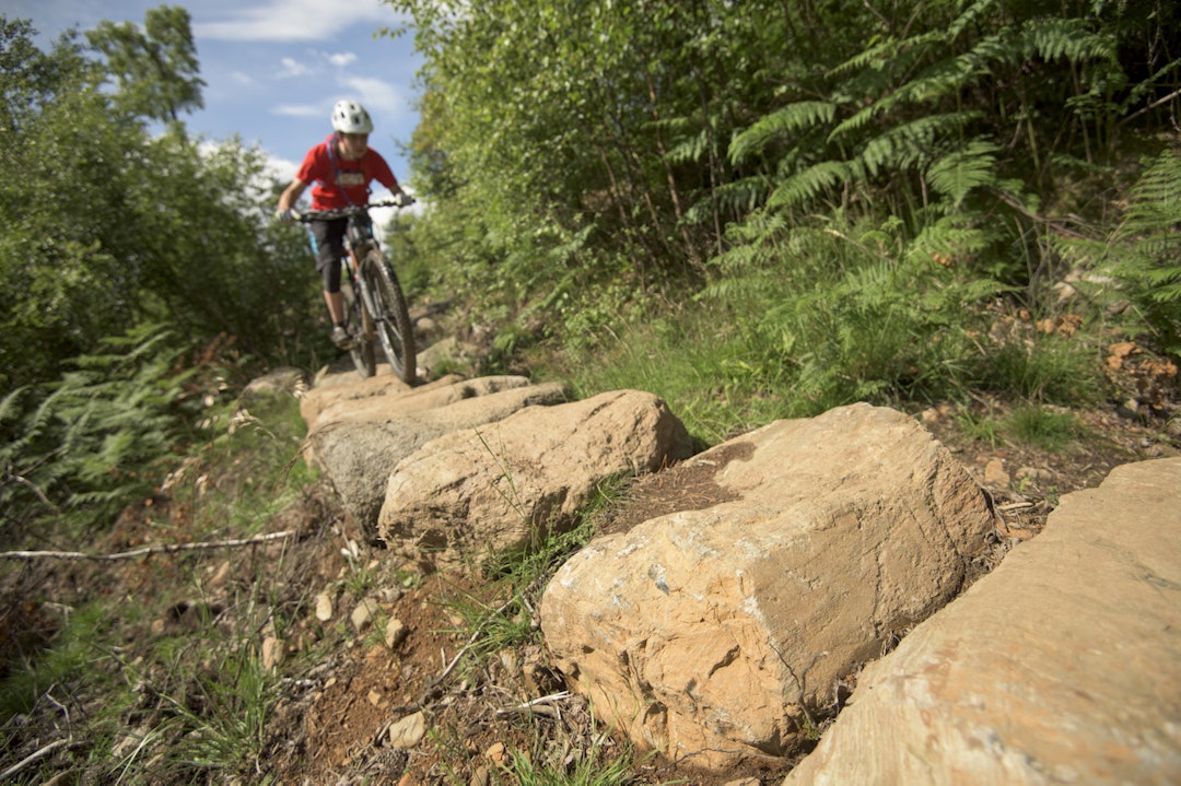 Stisykkeltilbudet på Comrie Croft er bygget sten for sten over ti år. Foto: Comrie Croft comrie-croft rock trail - 1400x933