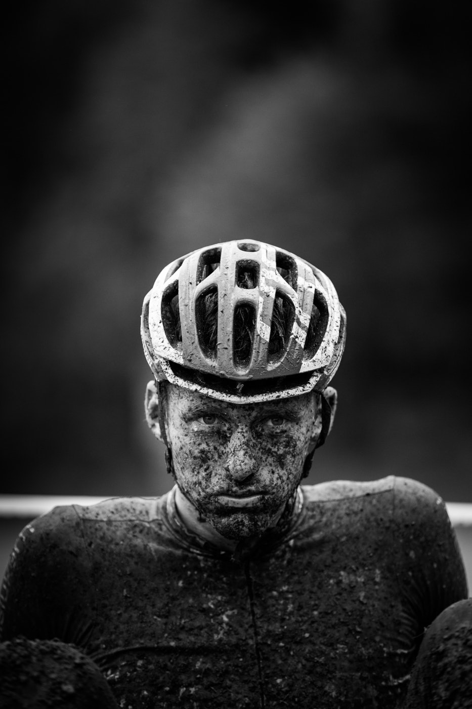 SLAKT: Ola Kjøren var raskest, men måtte ta sittende telling etter å ha passert mållinjen. (foto: Snorre Veggan) TSR2015-7244a