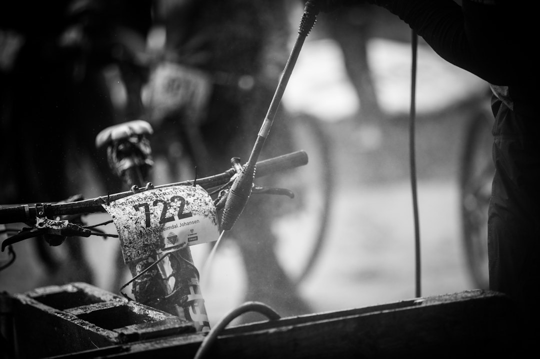 NUMMERSPYLING: De færreste syklene ble som nye etter høytrykkspylingen, men det hjalp ihvertfall. (foto: Snorre Veggan) TSR2015-7316a